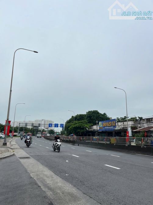 Bán đất hẻm xe tải Ql13 ngã tư Bình Phước 5,5T - 2