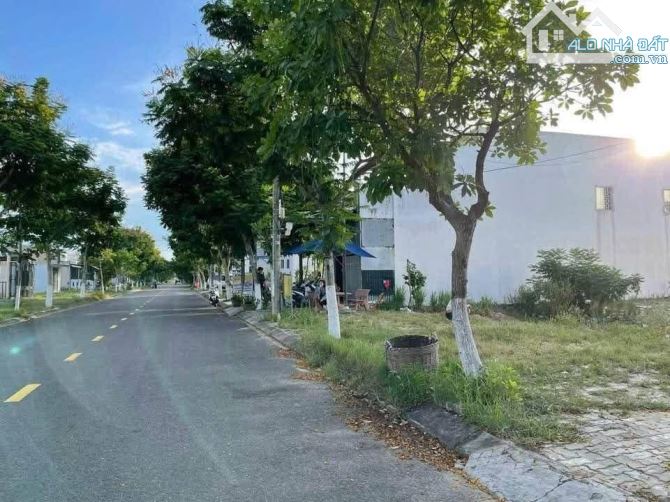 Đất Mặt Tiền đường Võ Văn Đồng- Biển Tân Trà - Ngũ Hành Sơn, Đà Nẵng. Đường thông xuống bã - 2