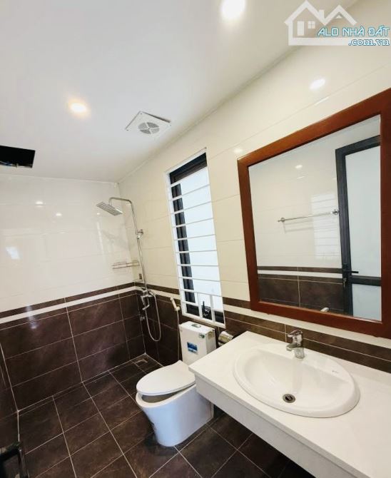 THẠCH BÀN - Ngõ rộng thoáng - LÔ GóC - 36m2 - 5tầng - Chào 6.35Tỷ. - 2