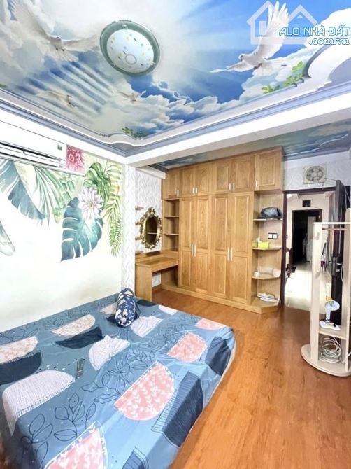 CHỦ ĐỊNH CƯ CẦN BÁN GẤP NHÀ NAM KỲ KHỞI NGHĨA - 4 PHÒNG NGỦ - NỞ HẬU - GIÁ 10.5 TỶ! - 2