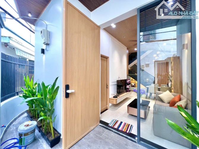 Nhà 3 tầng 2 mặt kiệt oto Trần Cao Vân đứng nhà thấy đường xây mới - 2