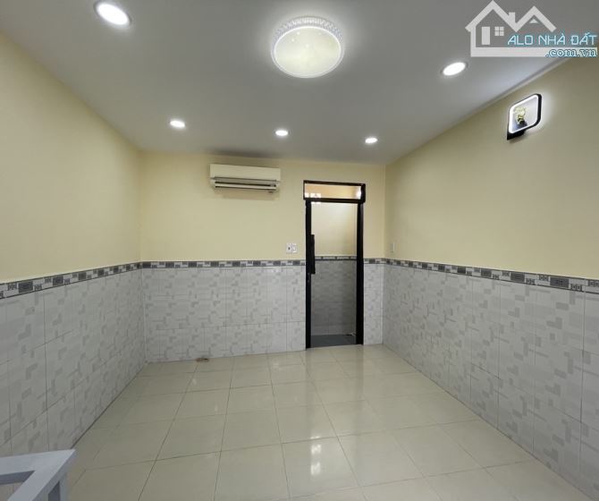 2,49 tỷ, bán nhà Tân Phú- 18m2- 3 tầng-sổ hồng riêng- Huỳnh Thiện Lộc - 2