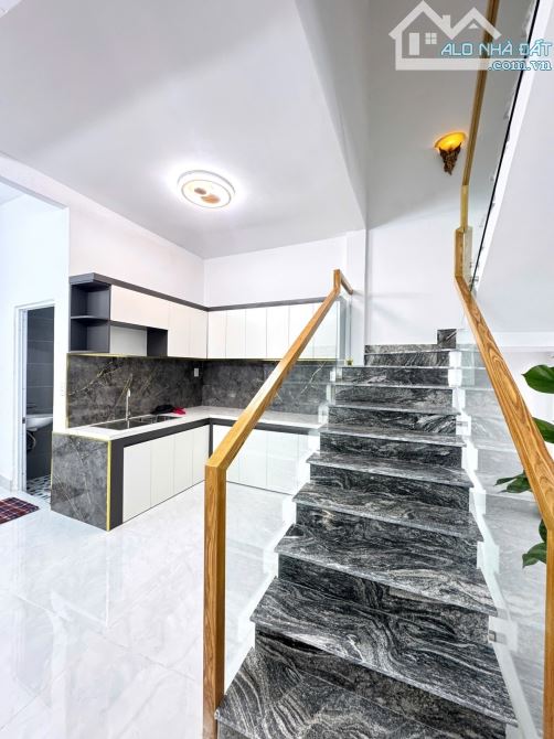 NHÀ MỚI 2 TẦNG HUỲNH THỊ HAI Q.12- HẺM XE HƠI THÔNG GIÁ 4TY180 - 2