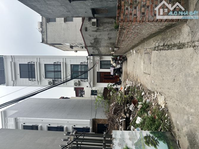 Nhà đơn lập mới tinh hiện đại ngay tại trung tâm thị trấn - 2