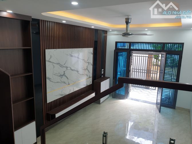 BÁN NHÀ 3.2 TỶ 3 TẦNG 68M2 NGÕ NÔNG THẲNG ĐẸP ĐƯỜNG BÁI - 2