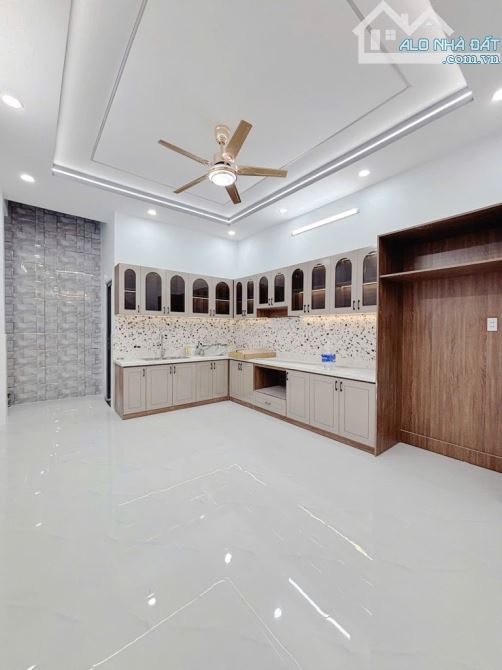 BÌNH TÂN GIÁP TÂN PHÚ - ĐẸP LUNG LINH - 60m2 - CHỈ NHỈNH 6 TỶ - 2