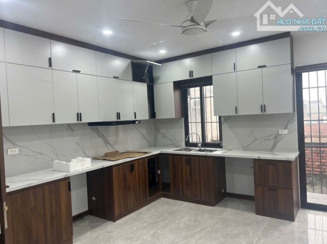 🏫BÁN NHANH LIỀN KỀ KĐT VĂN PHÚ -KINH DOANH -ĐƯỜNG TRƯỚC NHÀ 18M-VỈA HÈ- CÓ THANG MÁY - 2