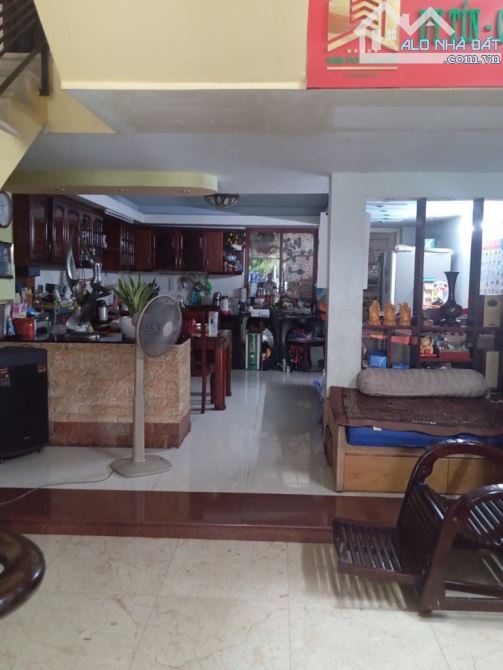 CỰC HIẾM! BIỆT THỰ MẶT TIỀN HUY CẬN - KDC GIA HOÀ - NỘI THẤT CAO CẤP, GIÁ TỐT 18.2 TỶ! - 2