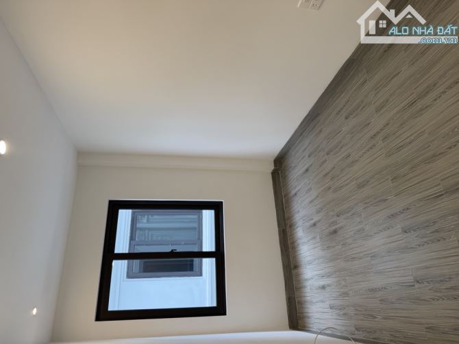 CỰ Khối Long Biên-NHÀ ĐẸP ĐÓN TẾT - Ô TÔ ĐỖ GẦN - 3 PHÒNG NGỦ CÔNG NĂNG ĐẦY ĐỦ - 2