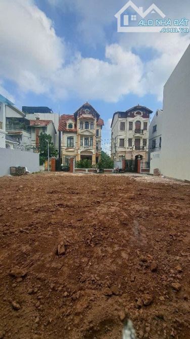 Bán đất đẹp Ngọc Thụy, thông số vàng, oto bơi trong đất, 107m2, mt: 5.2m, giá 19.3 tỷ - 2
