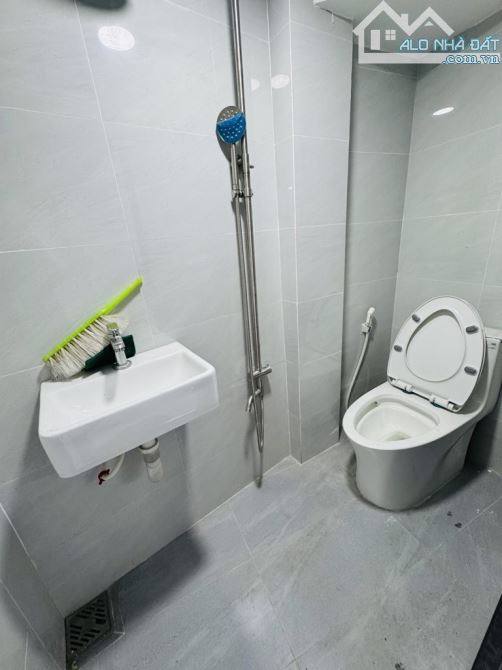 HXH Thích Quảng Đức p4 Binh Thạnh 4 tầng 33m2 chỉ hơn 5 tỷ - 2