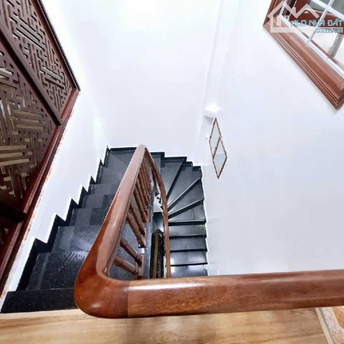 BÁN GẤP NHÀ TRƯƠNG ĐỊNH - HBT: 5 TẦNG, 6 NGỦ, LÔ GÓC, Ô TÔ ĐỖ CỬA, SỔ ĐỎ, SÂN ĐỖ XE Ô TÔ - 2