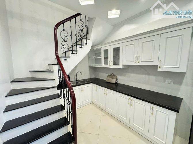 PHỐ CÁT LINH HƠN 5 TỶ - 26M2 - 3 TẦNG 3 NGỦ- Trung tâm Đống Đa - MỚI ĐẸP Ở LUON - NGÕ TO Đ - 2