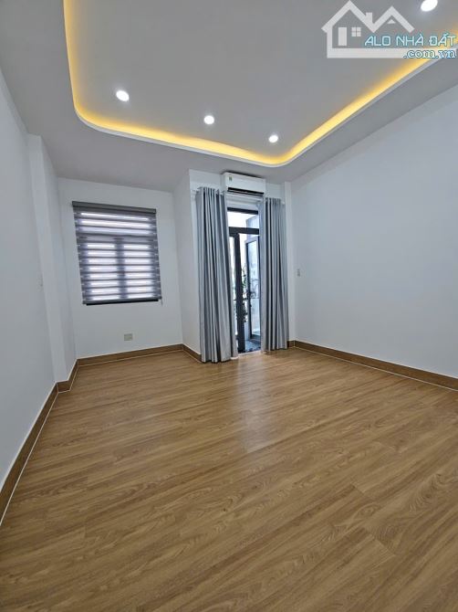 CẠNH Phú Mỹ Hưng VIP nhất VN phú Thuận Q 7 Ngang 4 dài 15 M CÓ 83 TRIỆU M2 3 TẤM MỚI - 24