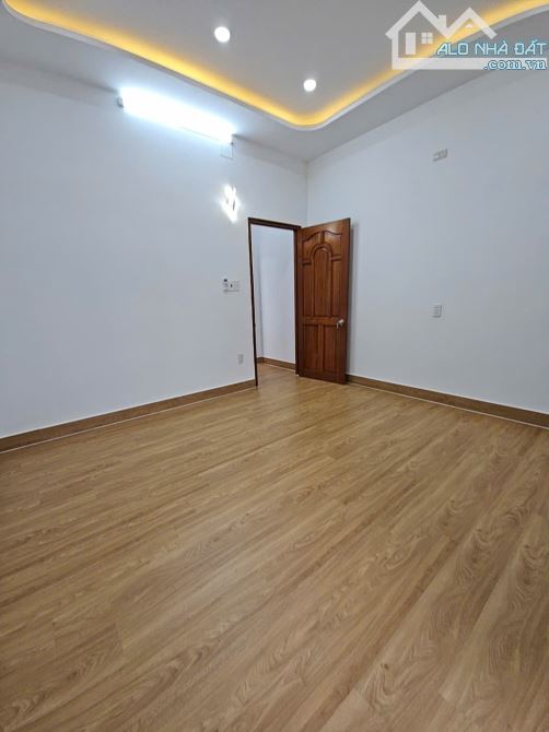 CẠNH Phú Mỹ Hưng VIP nhất VN phú Thuận Q 7 Ngang 4 dài 15 M CÓ 83 TRIỆU M2 3 TẤM MỚI - 25