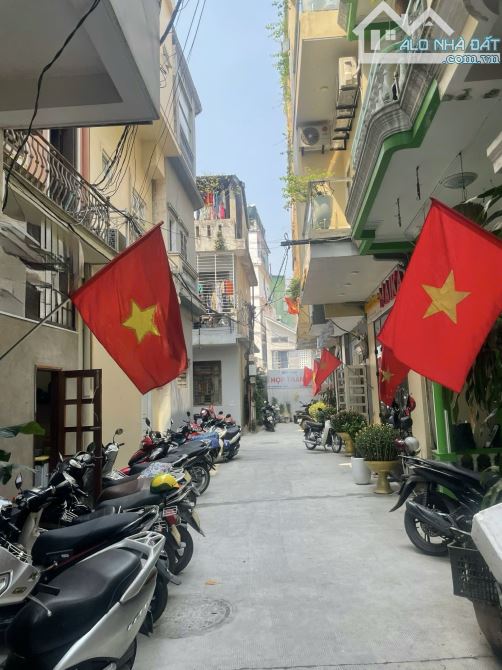Bán nhà kiệt Chu Văn An phố Tây