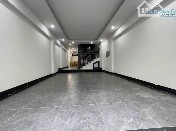 HOT  mặt phố Ngọc Thụy 99m,6 tầng,thang máy,kdoanh đỉnh,vỉa hè đá bóng.Chỉ hơn 30 tỷ - 3