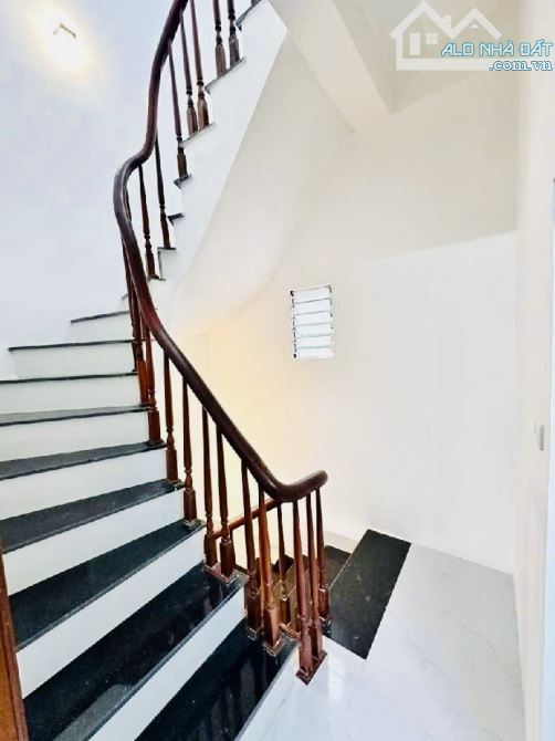 NHÀ ĐẸP CẦU GIẤY – SÁT PHỐ – Ô TÔ CÁCH VÀI BƯỚC – GIÁ CHỈ NHỈNH 8 TỶ - 3