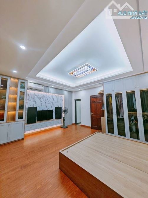 🏡 BÁN NHÀ 6 TẦNG TRUNG TÂM CẦU GIẤY – MẶT TIỀN RỘNG – Ô TÔ ĐỖ CỬA – GIÁ CHỈ 11.8 TỶ - 3