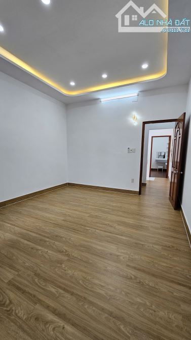 CẠNH Phú Mỹ Hưng VIP nhất VN phú Thuận Q 7 Ngang 4 dài 15 M CÓ 83 TRIỆU M2 3 TẤM MỚI - 3