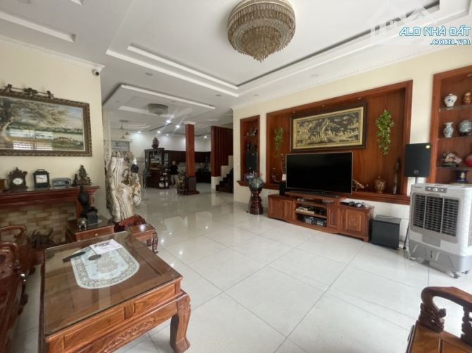🏡 BIỆT THỰ ĐẲNG CẤP – KỀ BÊN KHU SALA Q2 – NHÀ TỰ XÂY TÂM HUYẾT – DIỆN TÍCH KHỦNG 404M² - 3