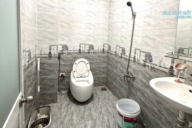 Bán nhà hẻm xe hơi, Thạnh Lộc 41, Quận 12, 52.9 m² (4m x 14m), 4 phòng - Giá 5.3 tỷ TL - 3
