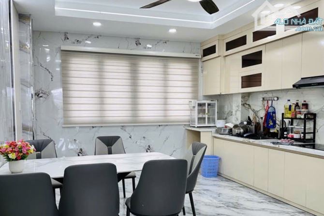 Bán nhà hẻm xe hơi, Thạnh Xuân 47, Quận 12, 53 m² (4m x 14m), 4 phòng - Giá 6.55 tỷ TL - 3