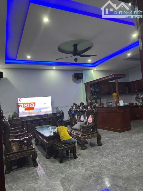 BÁN NHÀ 1 TRỆT 2 LẦU HẺM Ô TÔ NGÔ QUYỀN TP VŨNG TÀU - 3