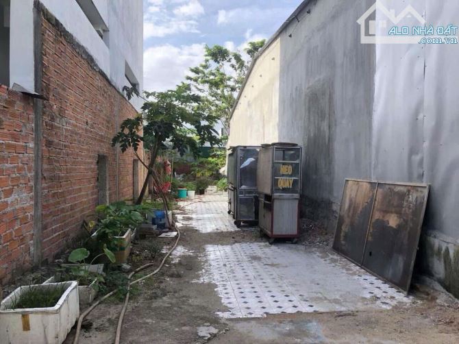 Đất full thổ cư hẻm ô tô nhỏ , cách biển 3km . Diện tích 137 m2 - 3