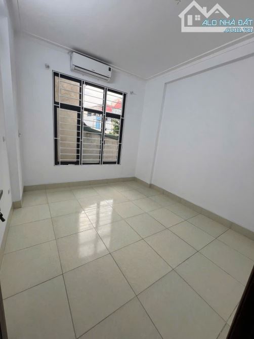 ✨ BÁN NHÀ NGÃ 5 HÀ TRÌ – CHỈ CÁCH CHỢ HÀ ĐÔNG 300M – VỊ TRÍ TRUNG TÂM – 4 TẦNG – CHỈ NHỈNH - 3