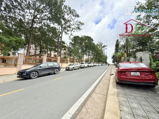 Bán đất Đà Lạt, mặt tiền đường Trần Bình Trọng, diện tích 1580m2 thổ cư, giá 220 tỷ #3204 - 3