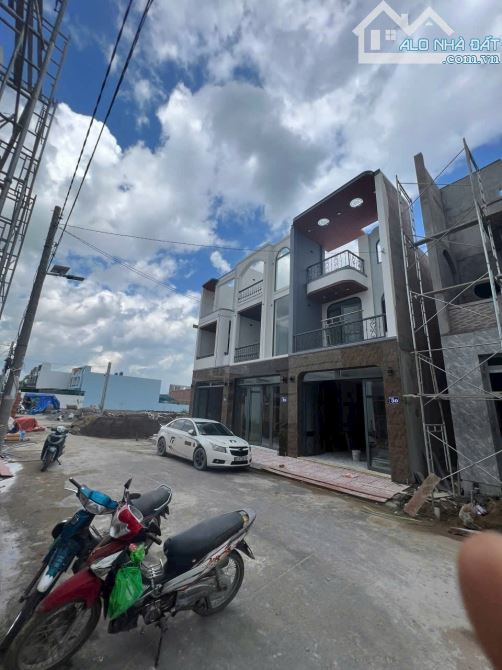 LÔ ĐẤT TRONG KDC  140M2 GIÁ 1 TỶ 450 - SHR, FULL THỔ - 3