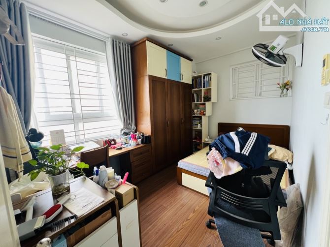 Căn hộ CC 335 Cầu Giấy - 125m2 - 3N2VS - Lô góc - Sổ đỏ chính chủ - 3