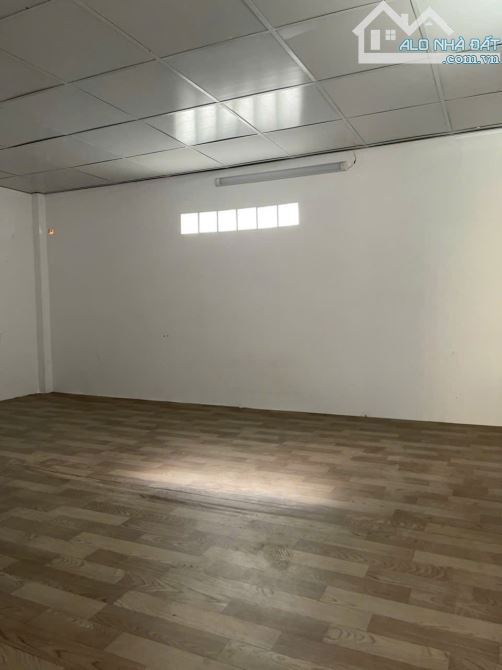 Vị trí đẹp 496 Dương Quảng Hàm 5mx12m CN 60m2 Giá chỉ 6,5 tỷ - 3
