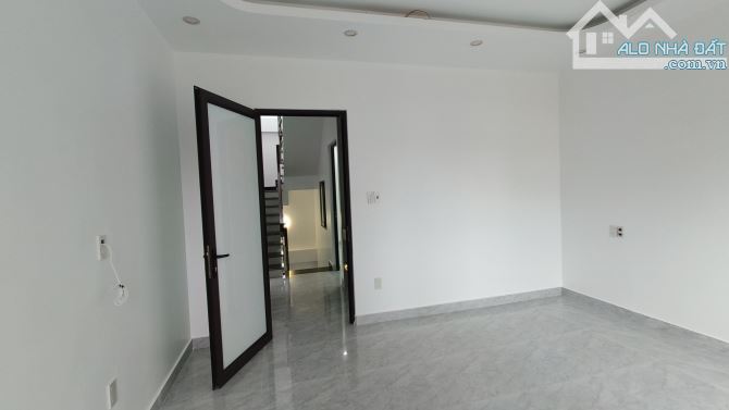 Chỉ vỏn vẹn 2 tỷ đồng sở hữu căn hộ 3 tầng mới toanh ngay trung tâm An Dương - 3