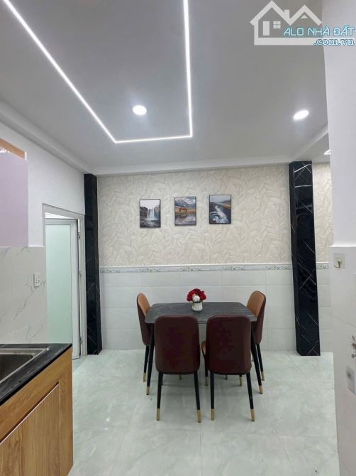 Nhà 2 tầng FULL NỘI THẤT đường THẠNH XUÂN 40 phường Thạnh Xuân Q12 DT 66m2 (4x17) đường 5m - 3