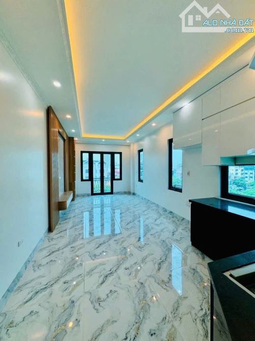 Bán nhà đẹp mặt phố Ngã Tư Sở! 48m2 x 7T thang máy chỉ 22..tỷ - Vỉa hè rộng,  view sông - 3