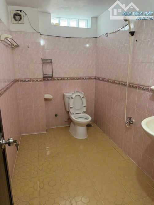 Căn nhà mặt tiền Lê Đức Thọ giá tốt 10.5 tỷ - Trệt 2 lầu DT 4.1x22 vuông đẹp - 3