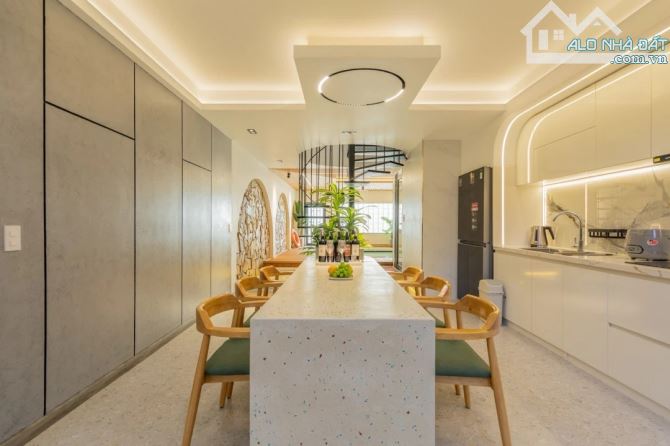 Villa siêu đẹp tại biển, giá chỉ hơn 11 tỷ, dòng tiền tốt - 3