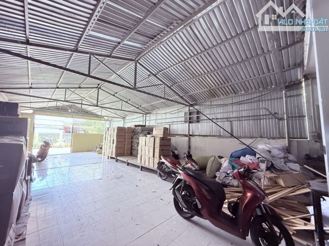 🔥 BÁN nhà XƯỞNG 2 TẦNG TÂN XUÂN Hóc Môn - Hẻm 5m -Dt 266M2 full thổ-CHỈ 10,3Tỷ - 2