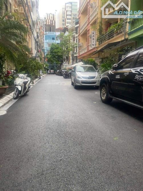 BÁN NHÀ HOÀNG QUỐC VIỆT 79m2. PHÂN LÔ CÁN BỘ - GARA Ô TÔ - 2,3 Ô TÔ TRÁNH ĐỖ TRƯỚC NHÀ - 3