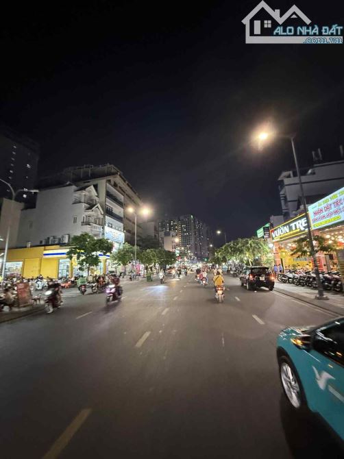 🇻🇳Quận Tân Phú,Đường Tô Hiệu,dt:33mx59m,tổng gần 2000n2,giá:250 tỷ - 3