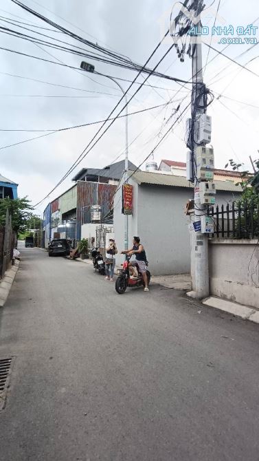 Ô TÔ VÀO TẬN ĐẤT, 2 MẶT NGÕ THOÁNG,  53M, CHỈ 2.5 TỶ - 3