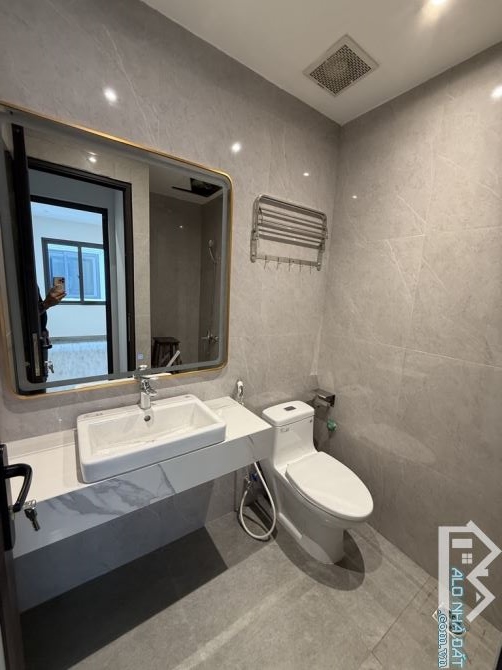 Nhỉnh 4 tỷ/ 30 m2/ 4 tầng/ 4.5 M tiền/ Cự Khối - 3