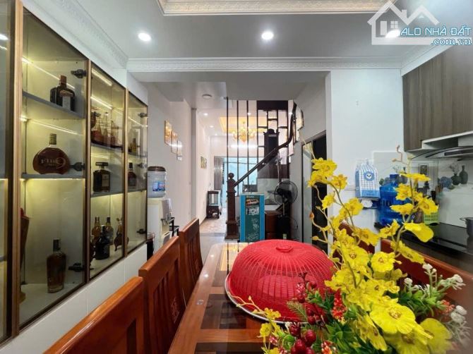 💥6,75TỶ/45 DÂN XÂY ĐỘC LẬP 4TẦNG, PHÚC LỢI ÔTÔ ĐỖ CỬA , HÀNG XÓM VINHOME RIVERSIDE CỰC HI - 3