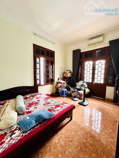 Nhà dân xây phố Chu Huy Mân- 70m2- nhà thoáng, dân xây- Chẵn 13 tỷ - 3