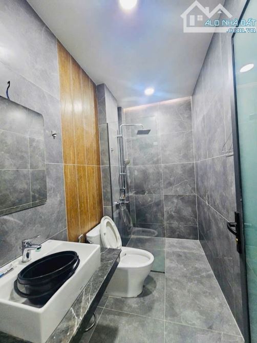 Bán nhà đường Hoàng Diệu, Quận 4, Giá: 2 tỷ 390 triệu / 50m2, sổ hồng riêng chính chủ - 3