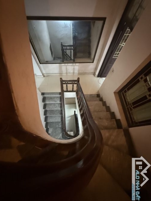 Bán nhà Thanh Xuân - Gần đường Giải Phóng - 7 chỗ vào nhà - 84m2 -20 tỷ - 3