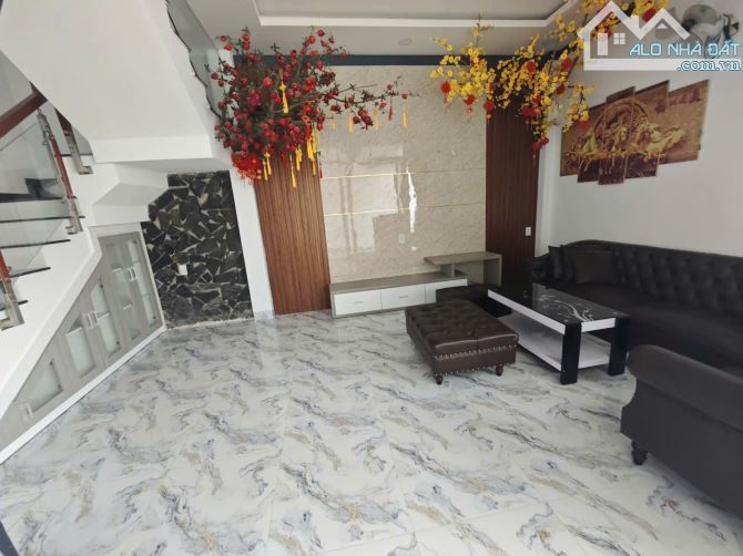 Căn nhà Thuê Full nội thất - 3pn Mai Hắc Đế - 3