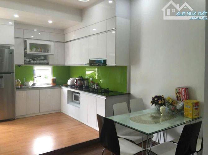 BÁN CĂN HỘ TẬP THỂ VĨNH PHÚC KHU 7,2Ha, QUẬN BA ĐÌNH TẦNG 4 76m2 5,5 tỷ. - 3